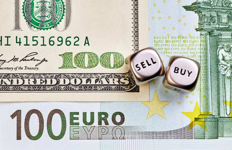 EUR/USD Price Forecast – Euro Pulls Back From 50 day EMA